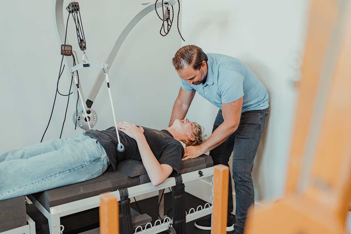 Chiropractor Techniques for Spinal Alignment and Pain Relief